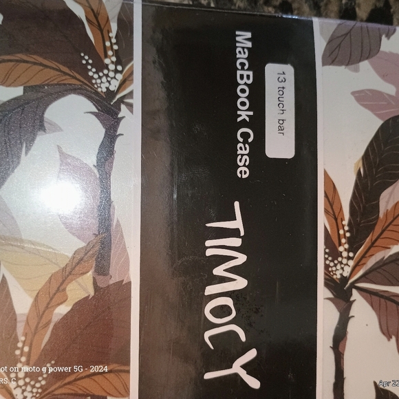 Floral MacBook Case. Brand New In Package Full Cover Protection Thin Lightweight - Picture 3 of 6